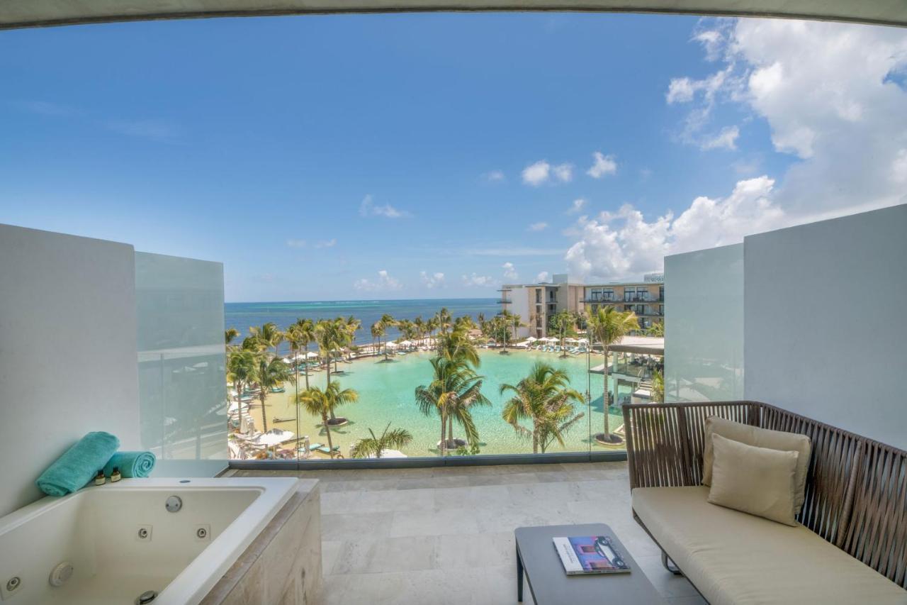 Haven Riviera Cancun (Adults Only) Alfredo V. Bonfil Kültér fotó View from a suite at the Grand Palladium Hotel