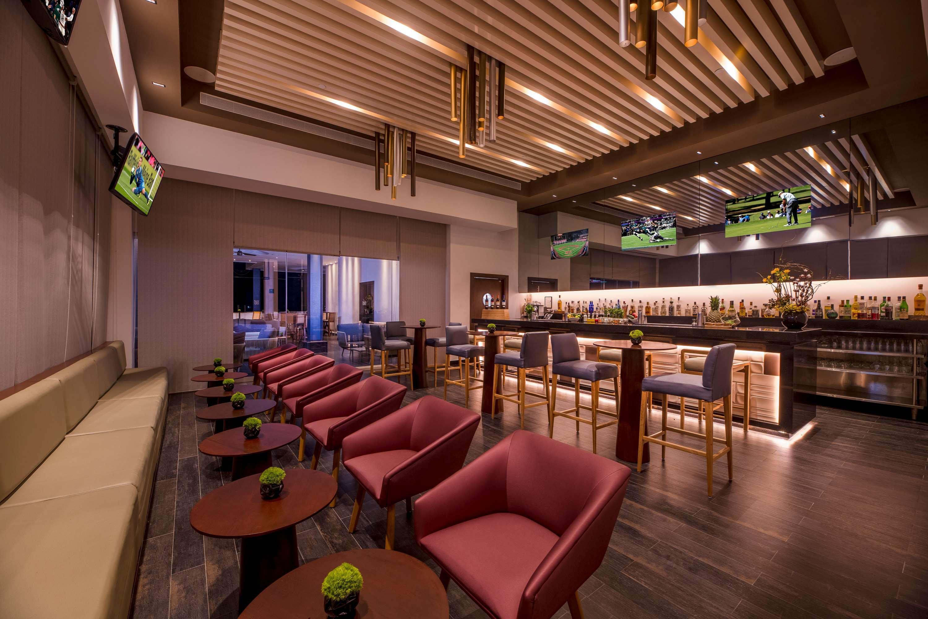 Haven Riviera Cancun (Adults Only) Alfredo V. Bonfil Kültér fotó The lounge at the airport