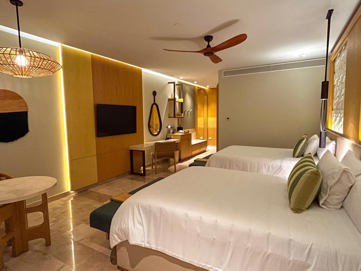 Haven Riviera Cancun (Adults Only) Alfredo V. Bonfil Kültér fotó Deluxe Oceanfront Room